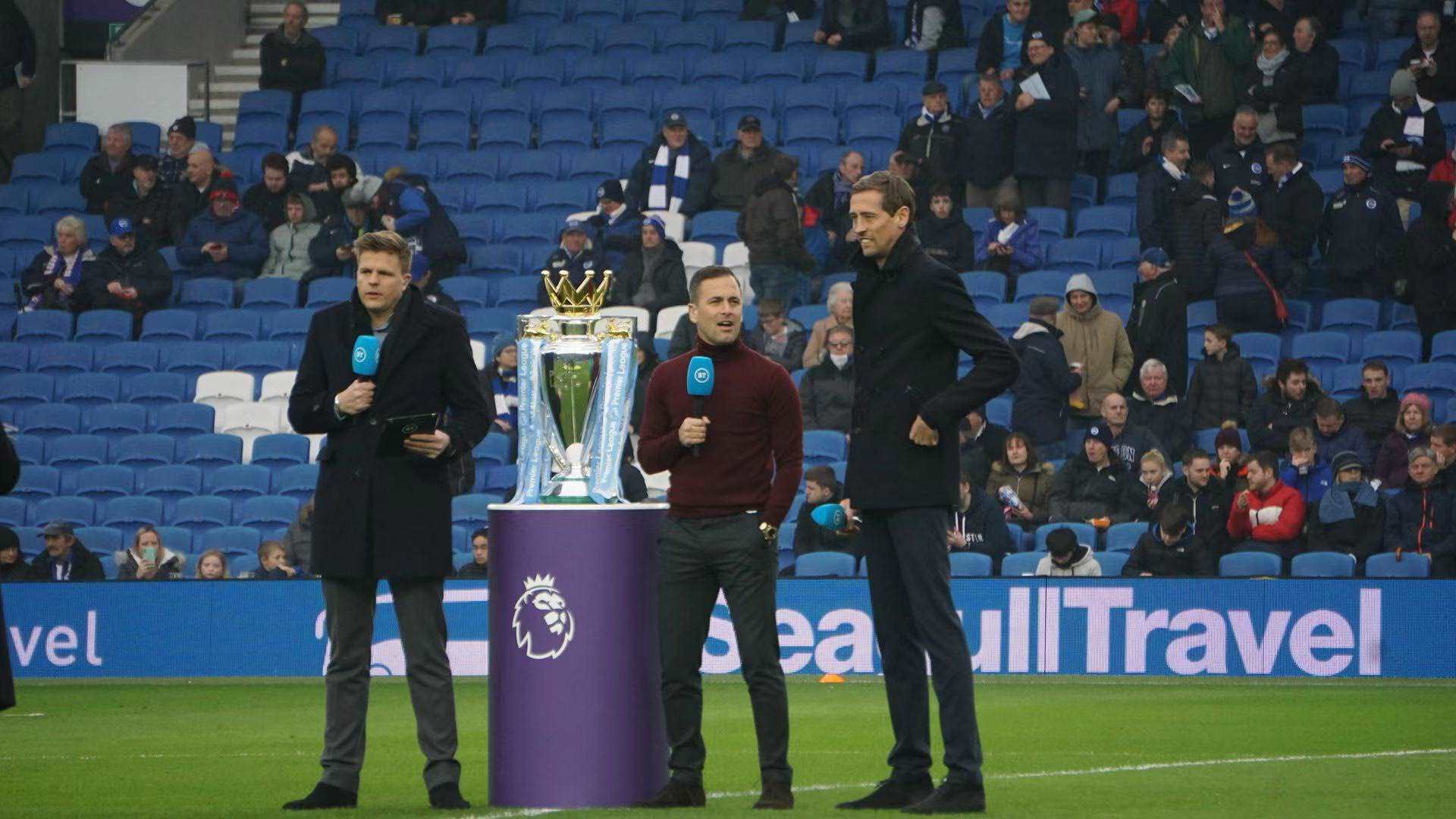 也同时抱有 也同时抱有